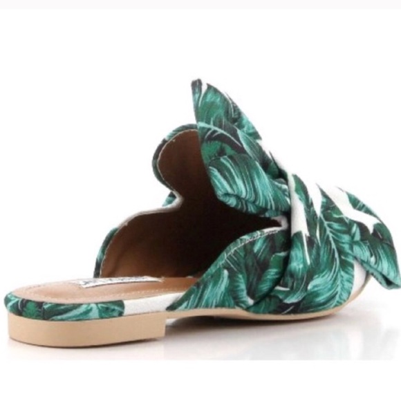 Tropical Palm Leaf Bow Mules - Picture 4 of 4